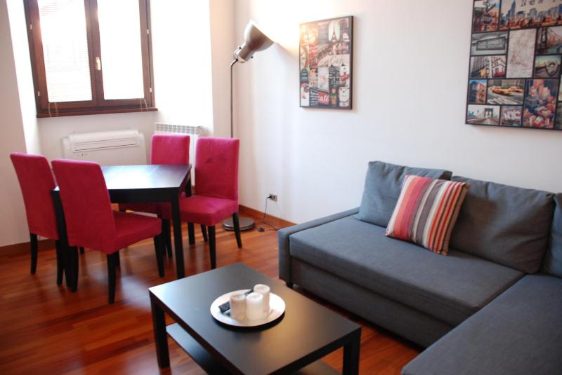 Superior Studio with View of Square - Split Level image 3
