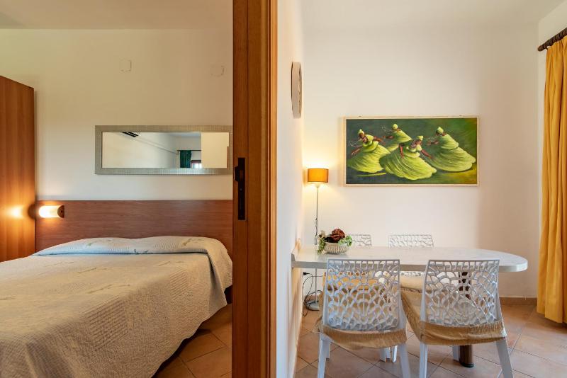 Studio Apartment image 4