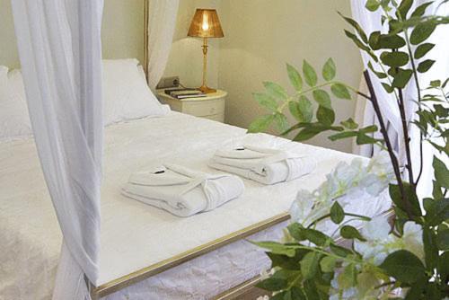 Deluxe Suite with Terrace image 3