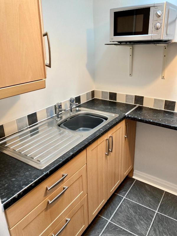 One-Bedroom Apartment image 4