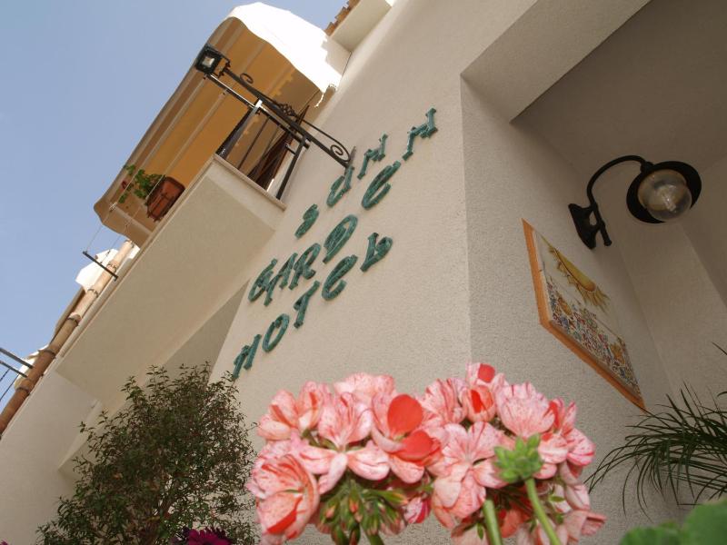 Sun Garden Hotel - image 12