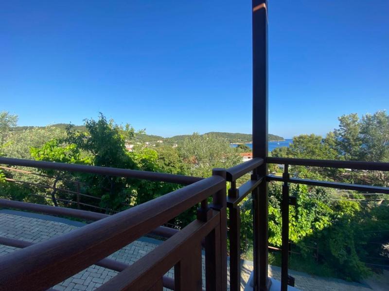 Magic Hotel - image 28