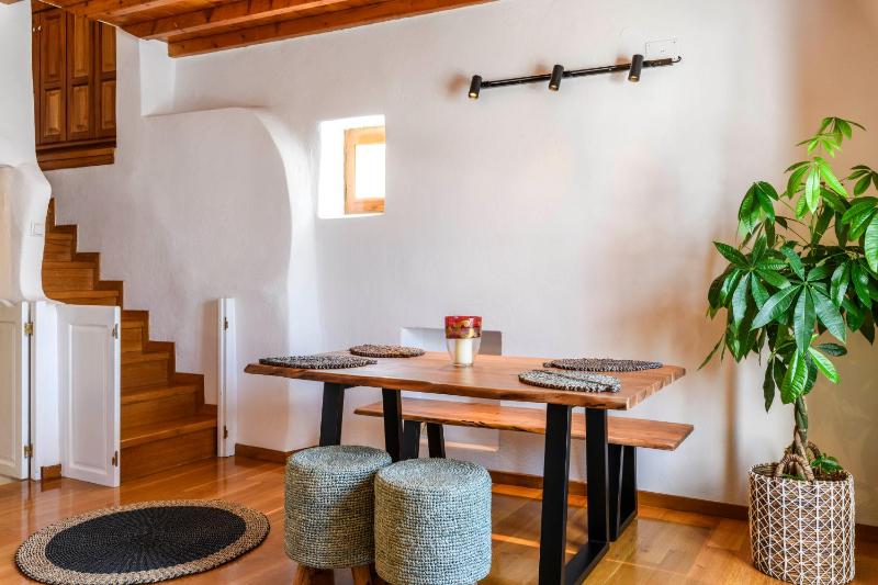 Floral Villa with marvelous view to Mykonos town - image 8