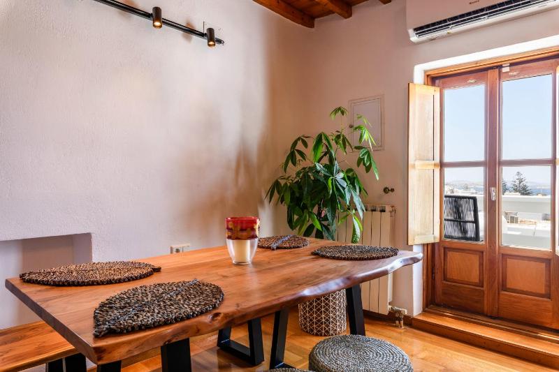 Floral Villa with marvelous view to Mykonos town - image 7