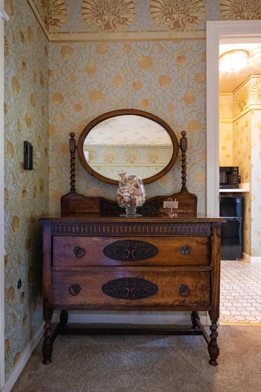 King Room image 4