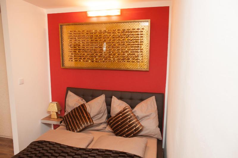 Deluxe Two-Bedroom Apartment image 3