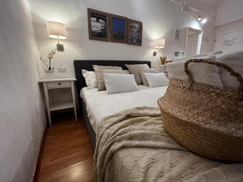 Double Room with Private Bathroom image 1