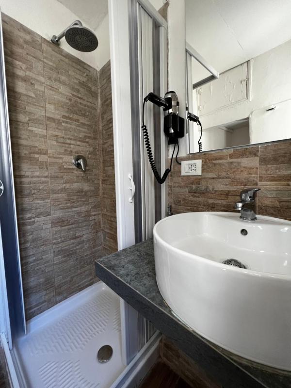 One-Bedroom Apartment image 4