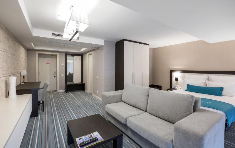Junior Suite image 3