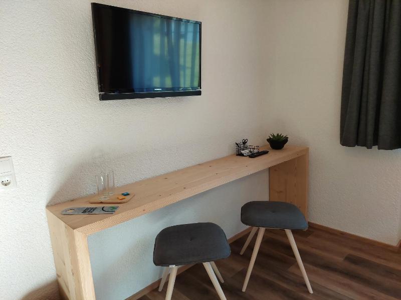 Double Room with Balcony image 4