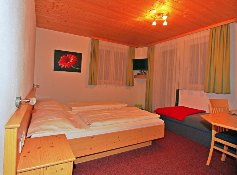 Triple Room with Balcony image 2
