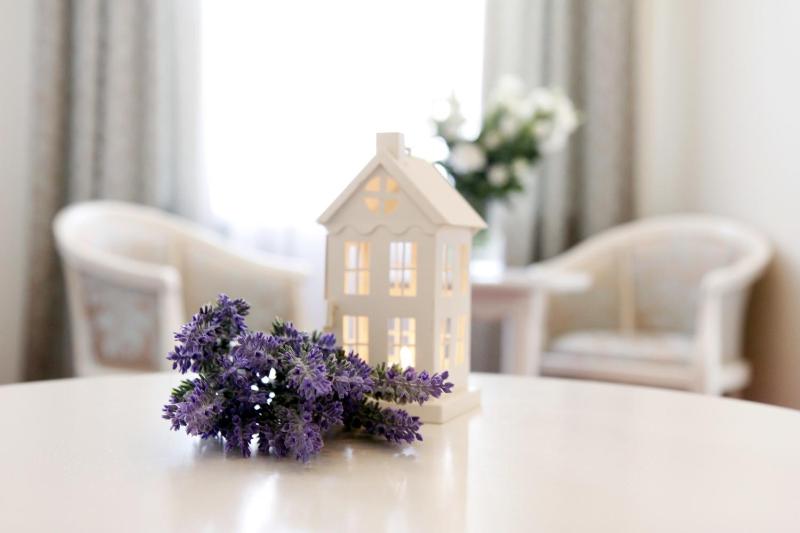 Deluxe Double Room with Balcony image 4