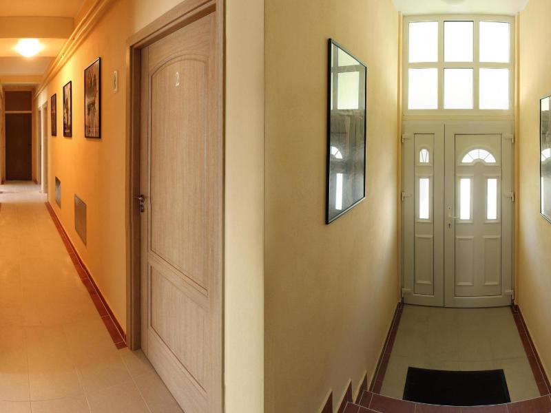 Single Room with Private Bathroom image 3