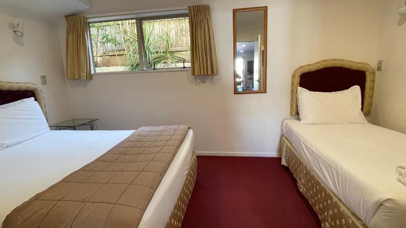 Chantillys Motor Lodge - image 18