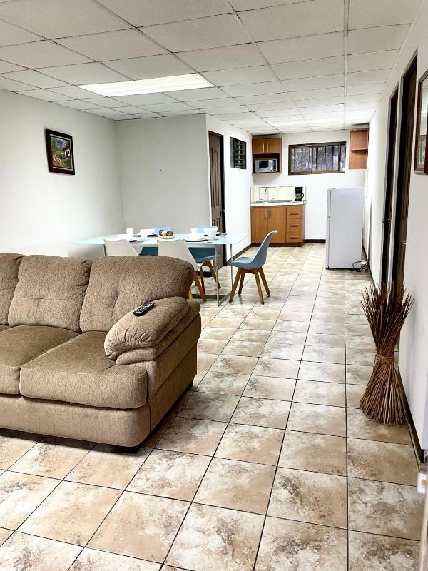 Hermoso apartamento en la capital de Costa Rica Images