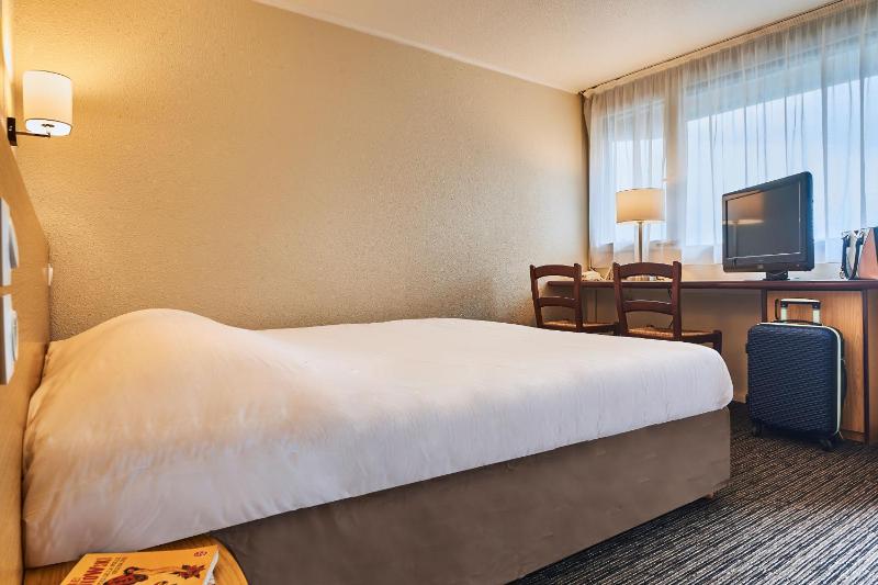 Double Room with One Double Bed image 3