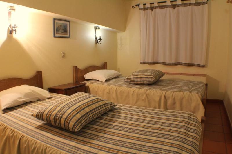 Superior Three-Bedroom House image 3