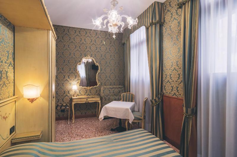 Standard Double or Twin Room image 2
