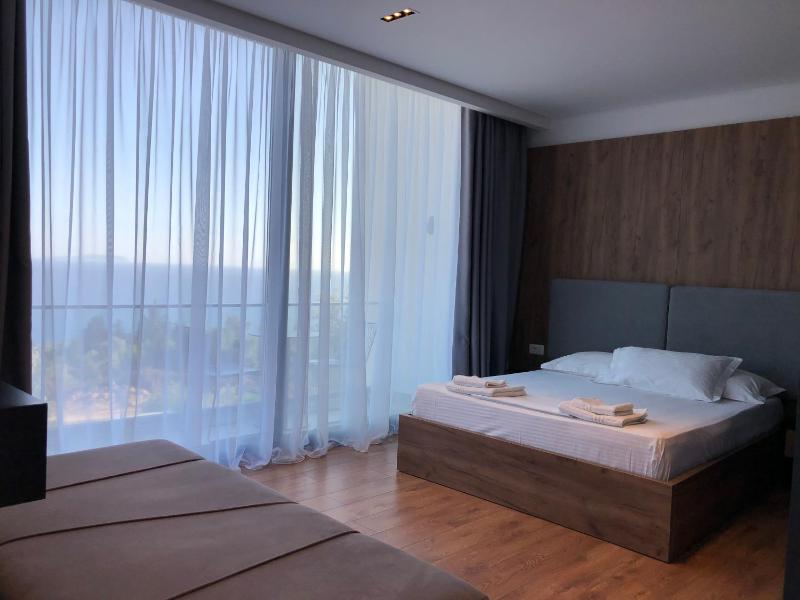 Double Room with Sea View image 4