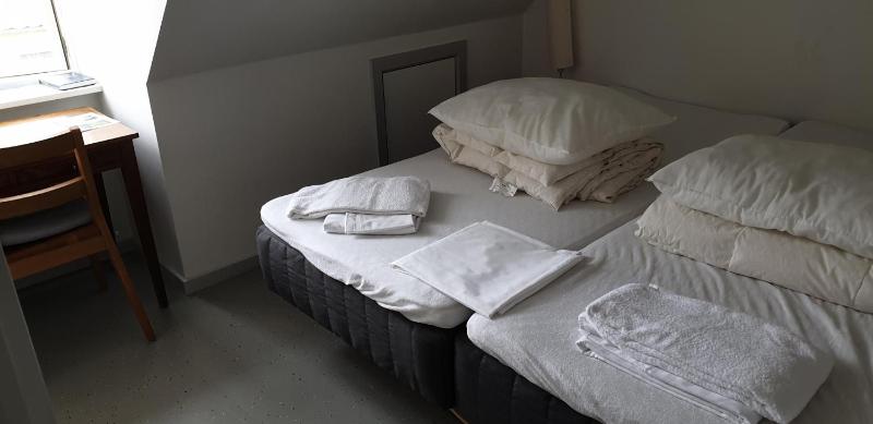 Double Room with Shared Bathroom image 4