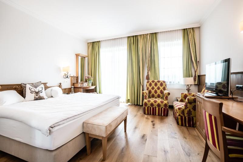 Deluxe Double Room Parking or Garden View image 3