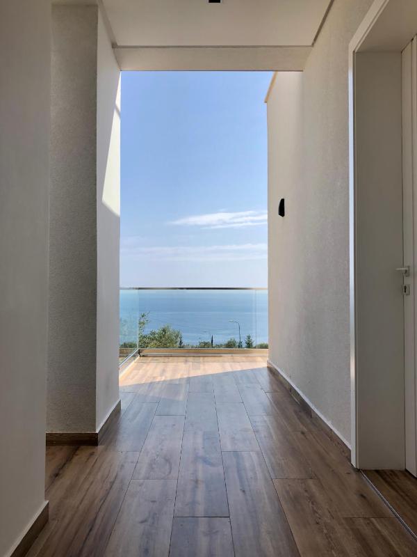 Double Room with Sea View image 2