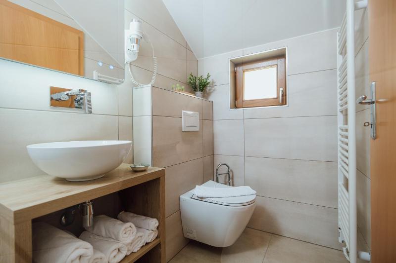 Standard Double Room image 4