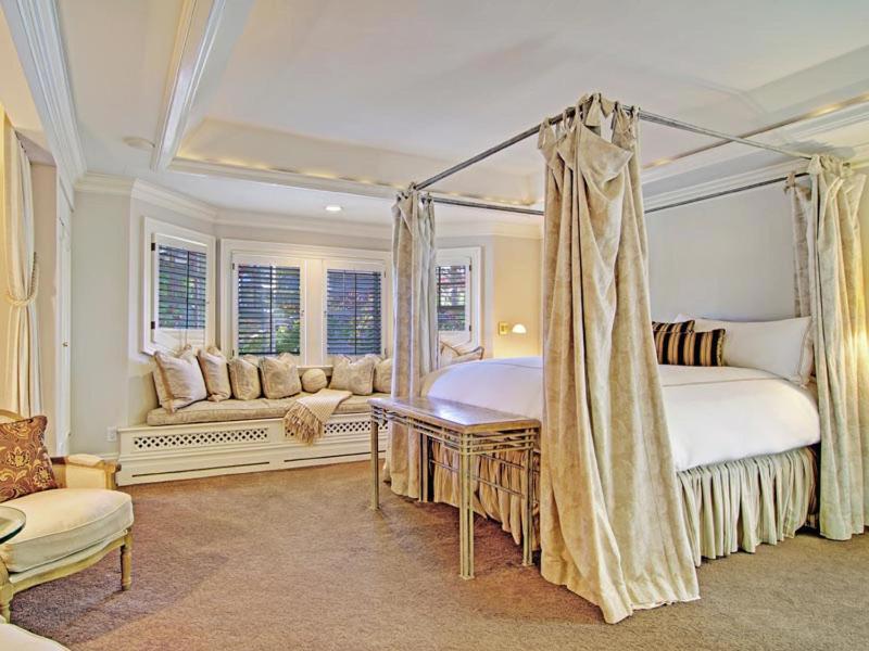 King Room - Capitola Beach