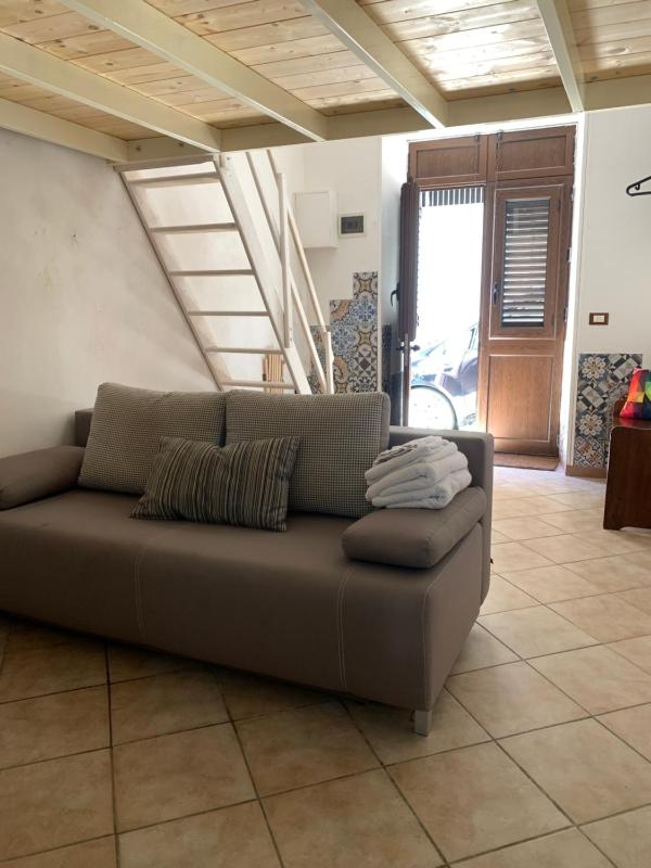 Alice's Apartment - image 3
