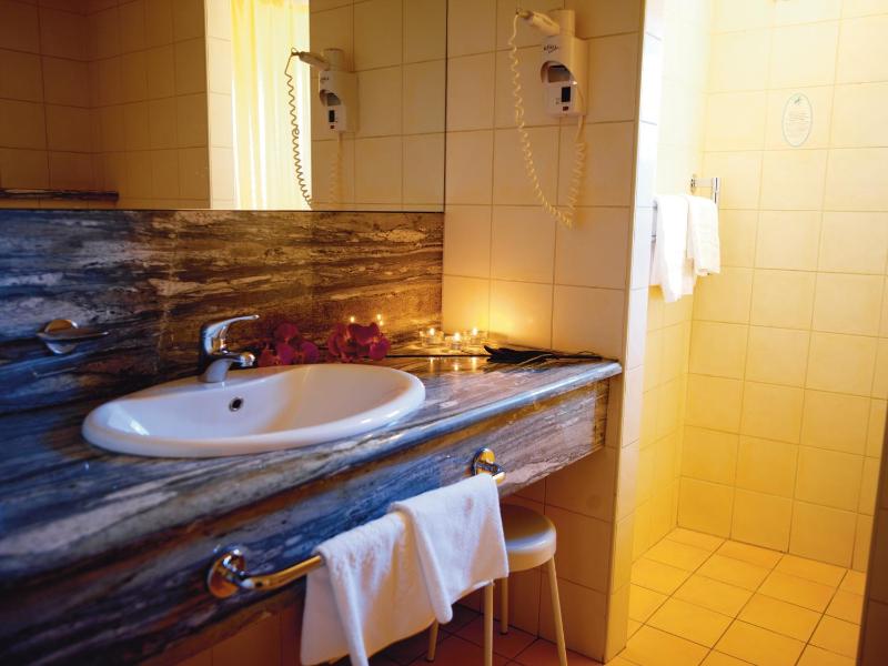 Standard Single Room image 2