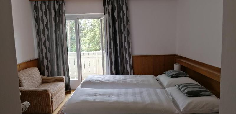 Double Room image 2