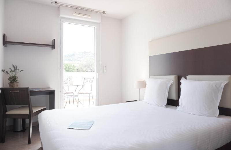 One Bedroom Apartment image 1