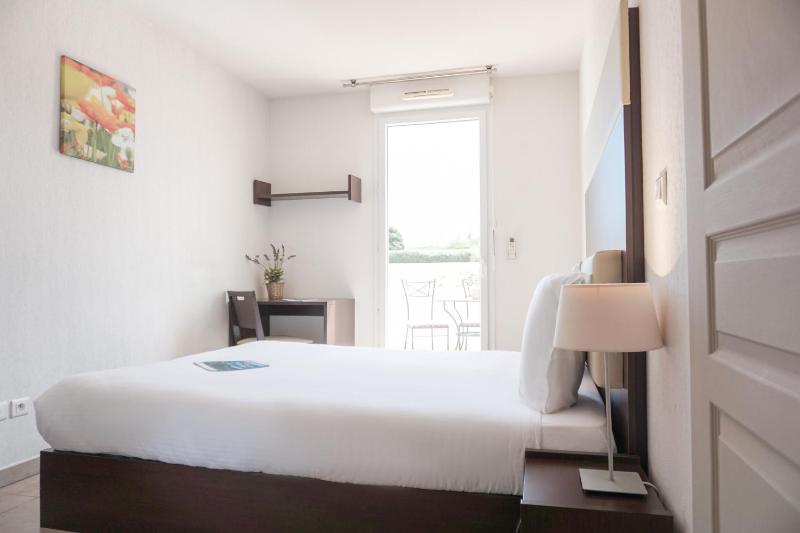 One Bedroom Apartment image 3