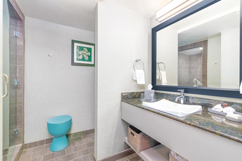 Standard Double Room with Two Double Beds image 2