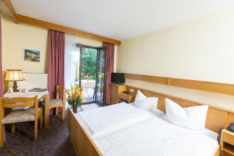 Budget Double Room image 2