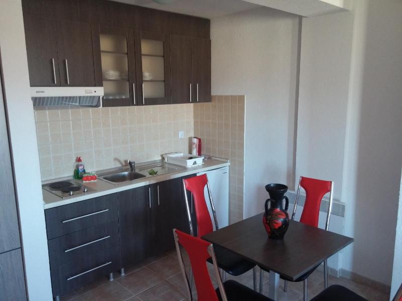 Apartment with Mountain View image 3