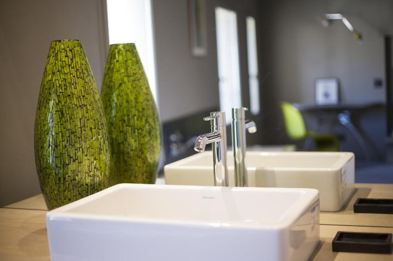 Suite - Air image 3