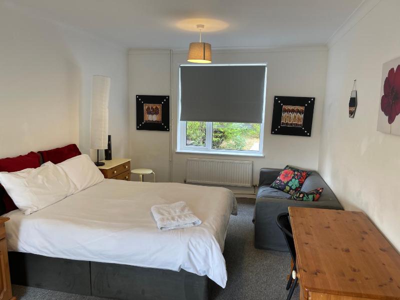 Double Room with Shared Bathroom image 1