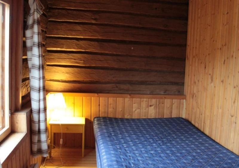 One-Bedroom Cottage with Sauna image 3