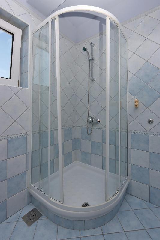 Double Room with Balcony image 4