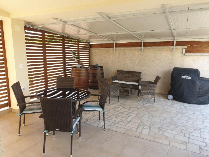 One-Bedroom Apartment with Terrace image 3