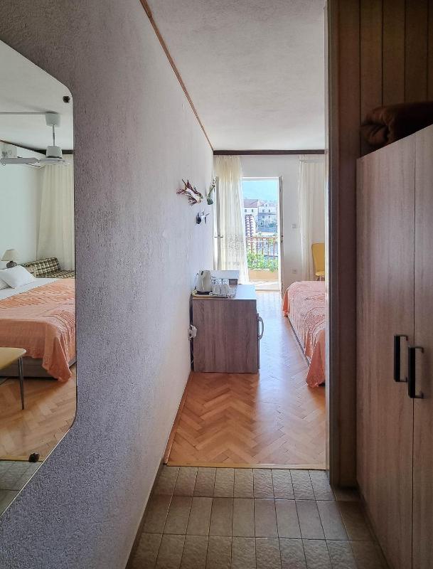Double Room with Balcony and Sea View image 2