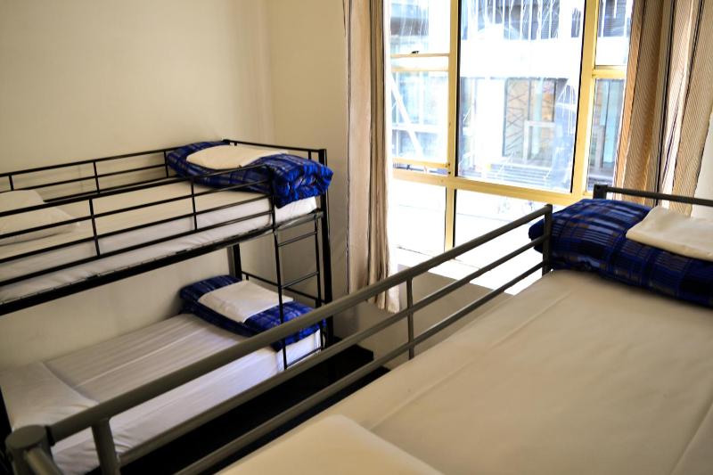 Bed in 4-Bed Mixed Dormitory Room with Shared Bathroom image 3
