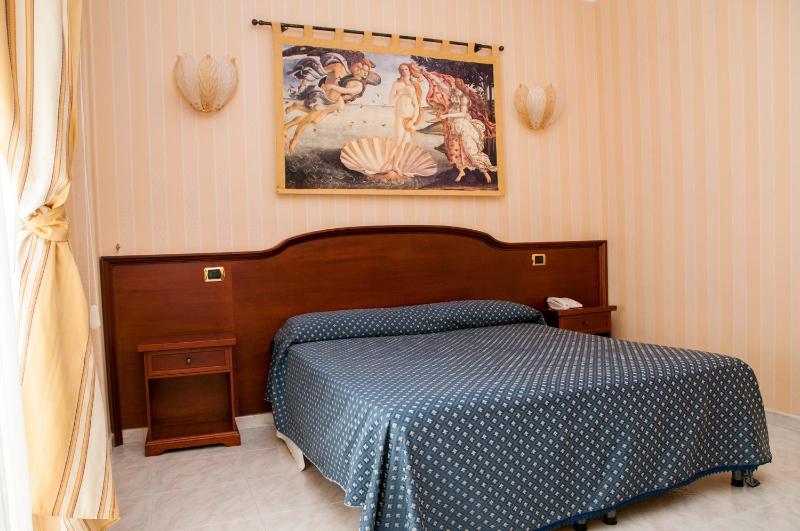 Double or Twin Room image 2