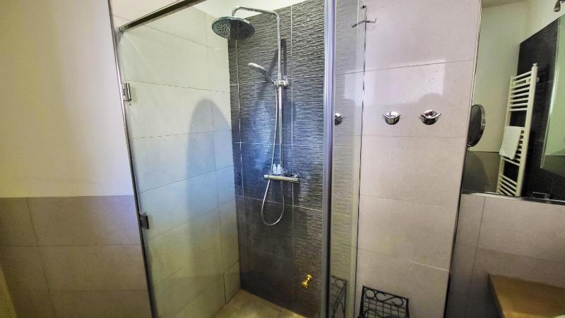 Double or Twin Room with Balcony image 4