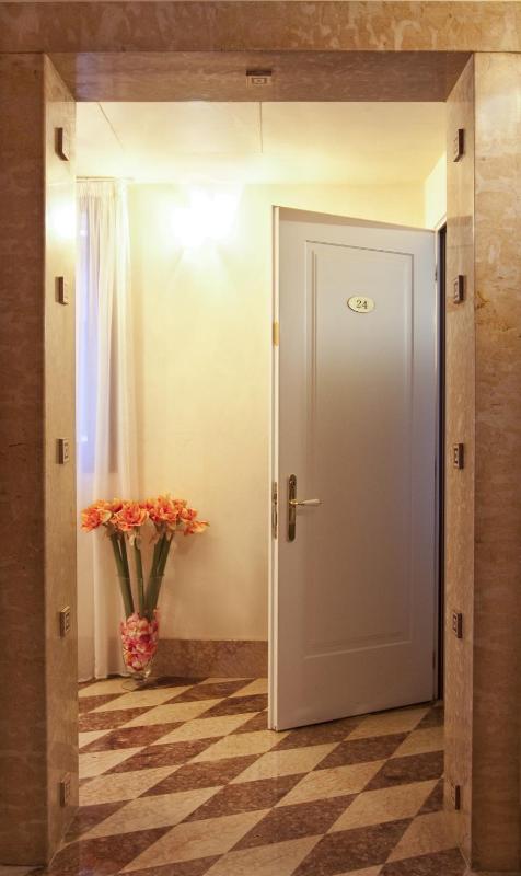 Royal Suite image 3