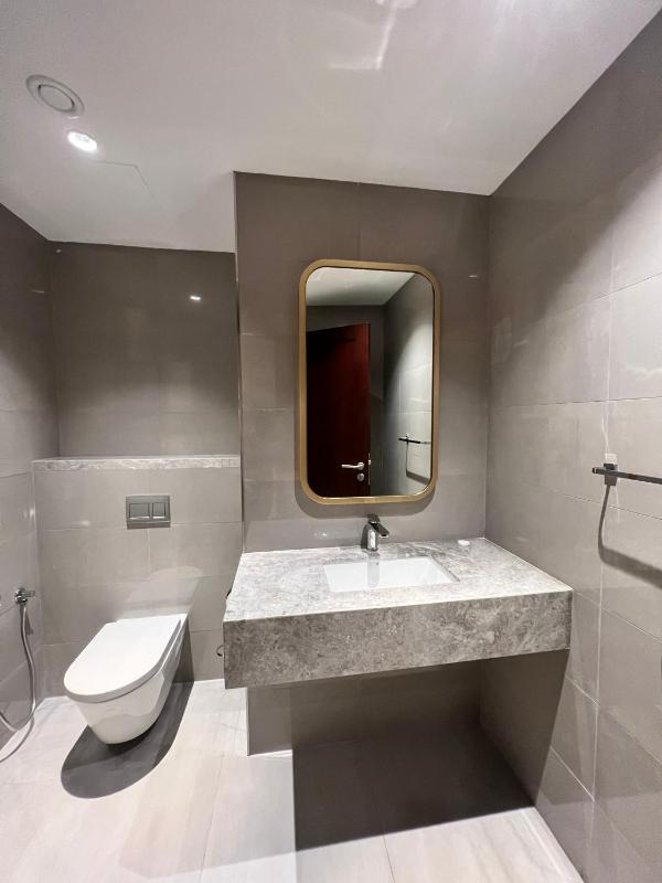 Deluxe One Bedroom Suite image 3