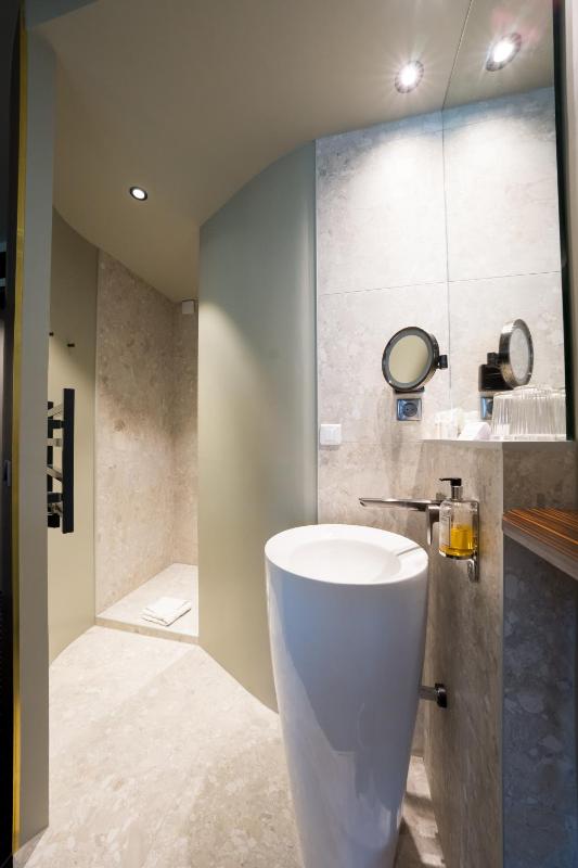 Privilege King Room with Private Terrace - Non-Smoking image 4