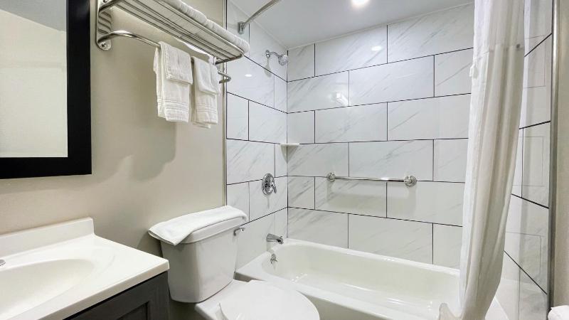 King Room - Non-Smoking image 1