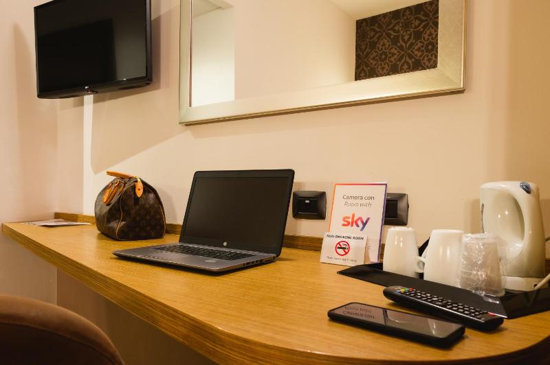 Standard Single Room image 4